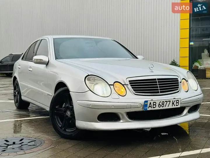 Mercedes-Benz E-Class 2006 photo 2