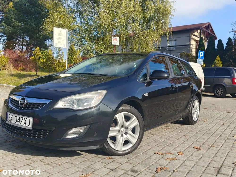 Opel Astra 2010 photo 2