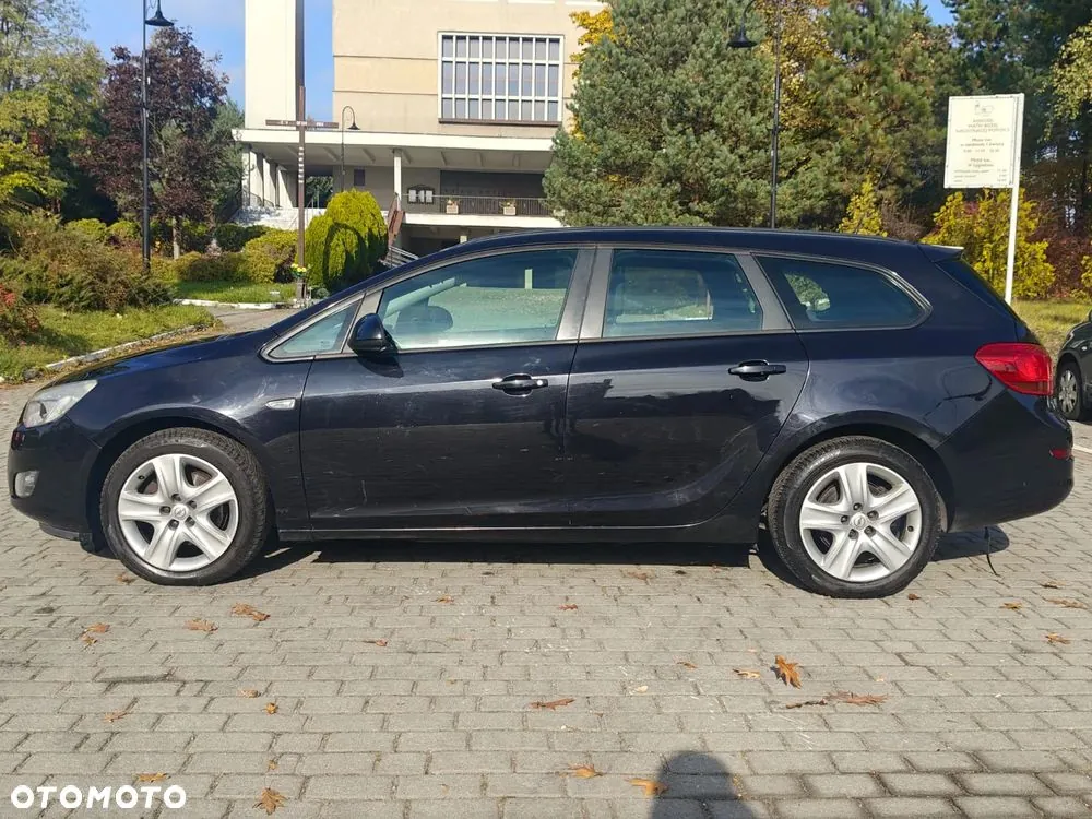 Opel Astra 2010 photo 5