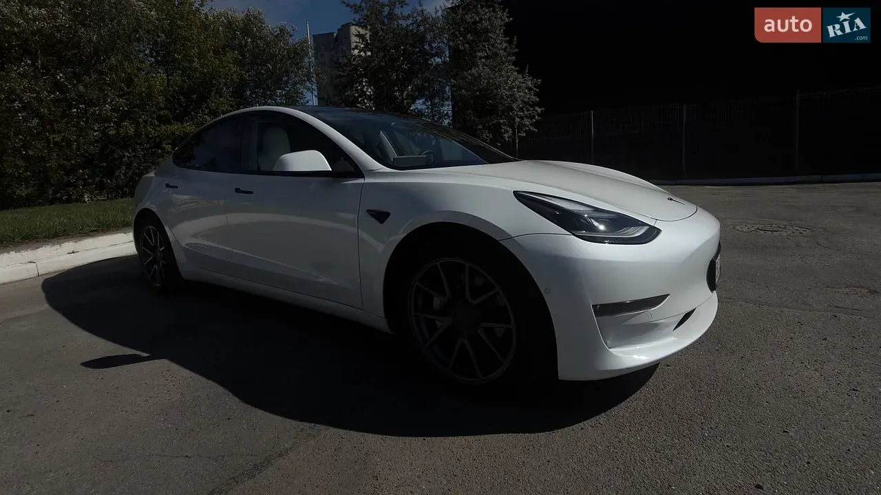 Tesla Model 3 2021 photo 4