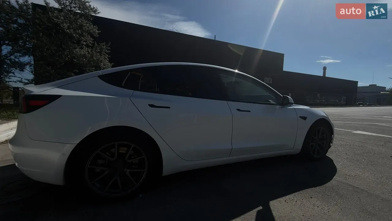 Tesla Model 3 2021 photo 5