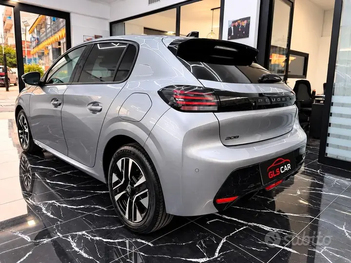 Peugeot 208 2025 photo 4