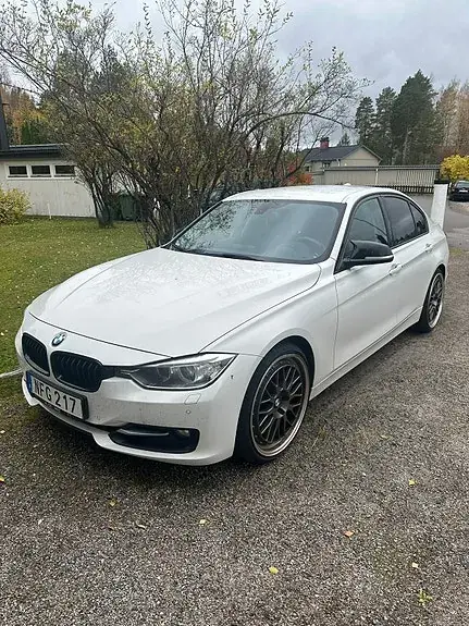 BMW 328I