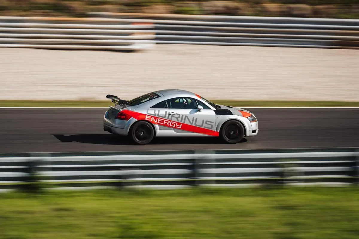 Audi Tt 1998 photo 2