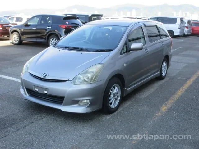Toyota Wish 2005 photo 2