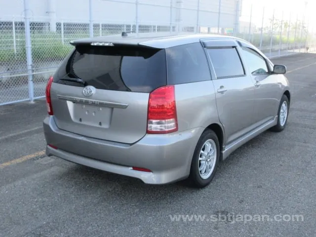 Toyota Wish 2005 photo 4