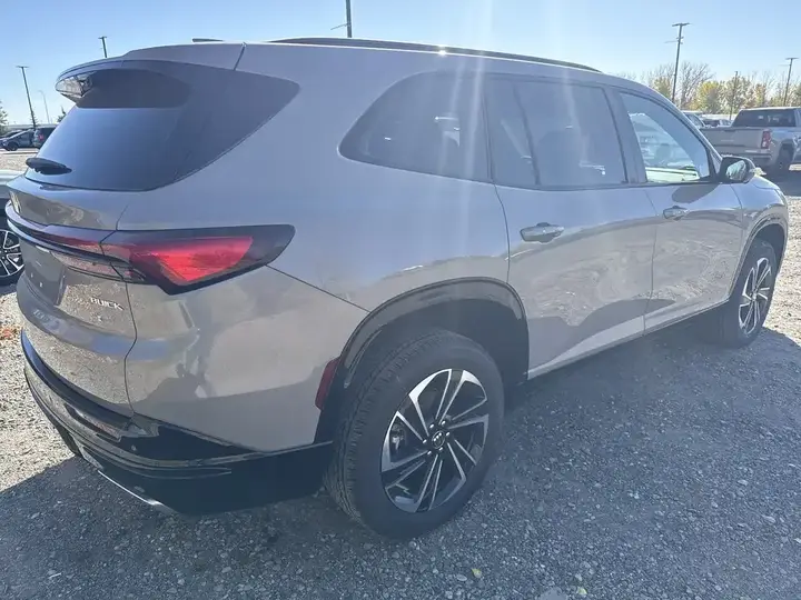 Buick Enclave 2026 photo 5