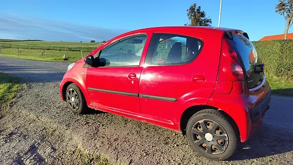 Peugeot 107 2010 photo 5