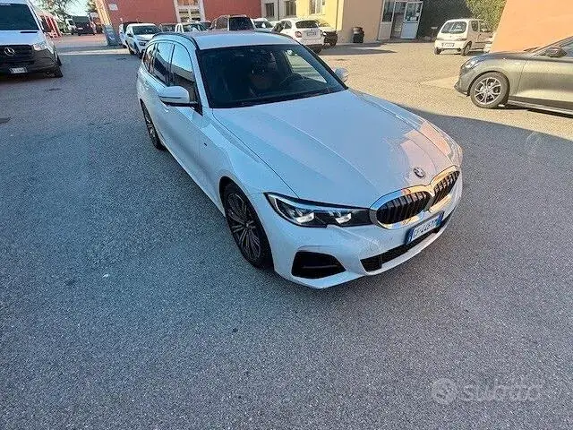 BMW 318 2021 photo 2