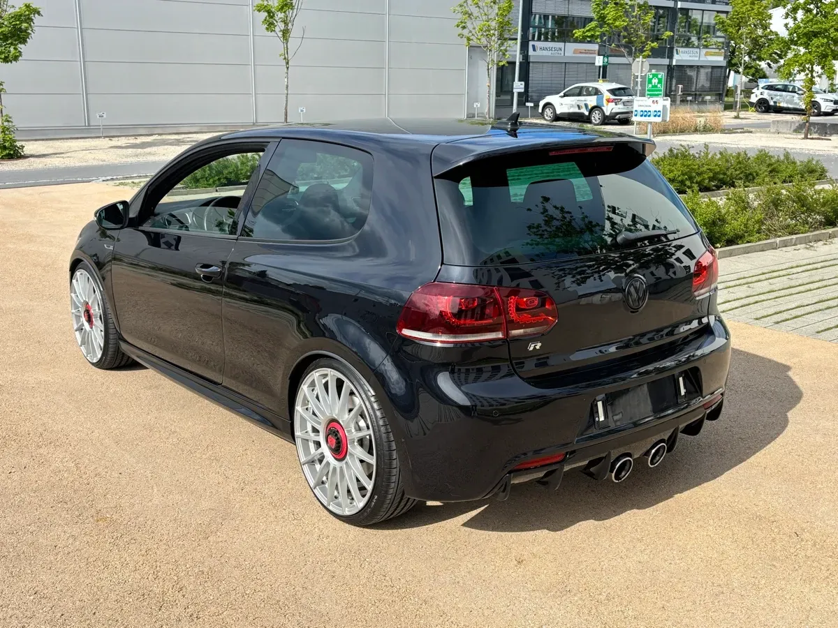 Volkswagen Golf 2010 photo 3