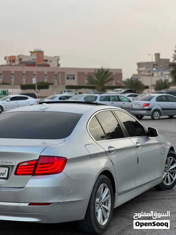 BMW 5 Series 2012 photo 4