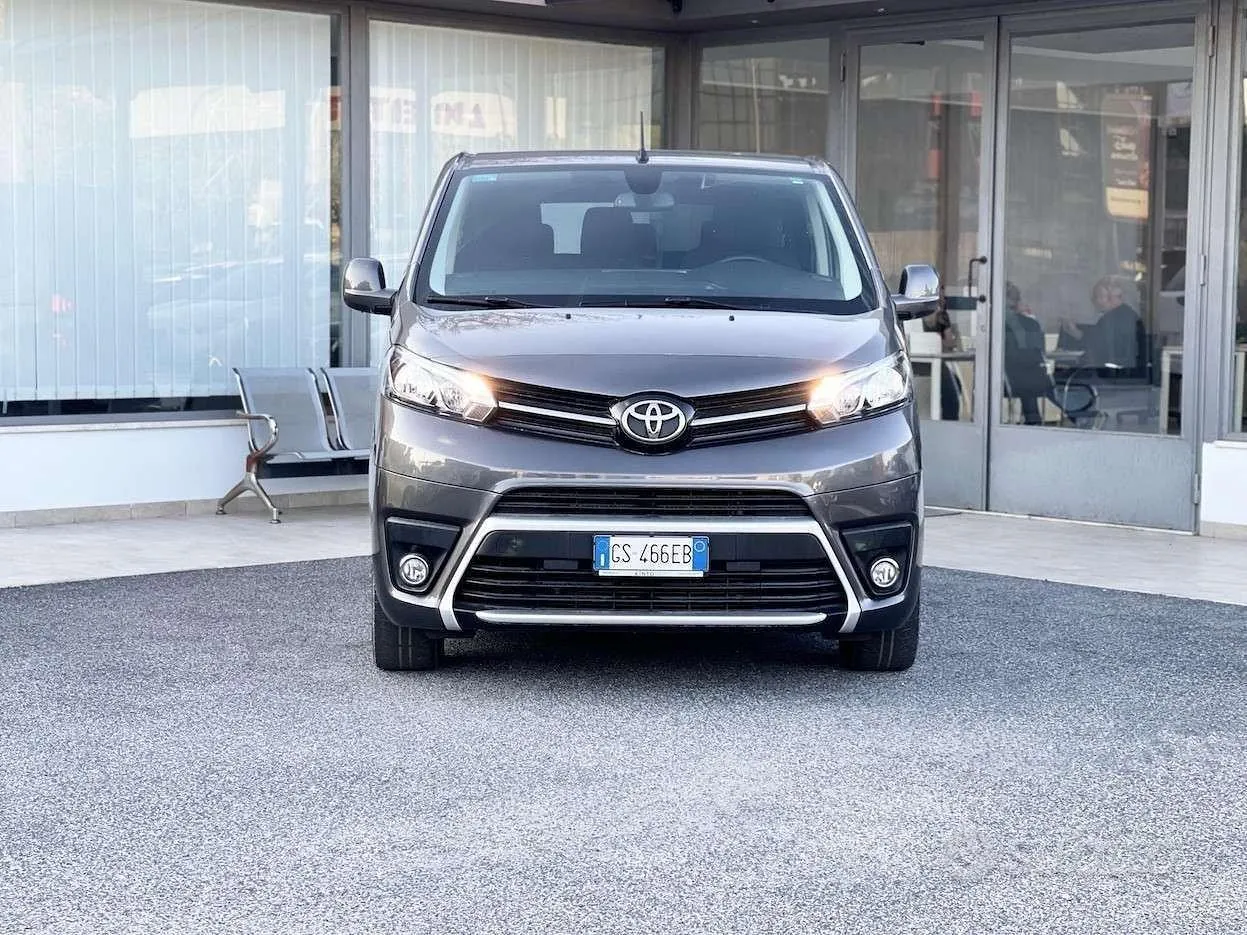 Toyota Proace Verso 2023 photo 2