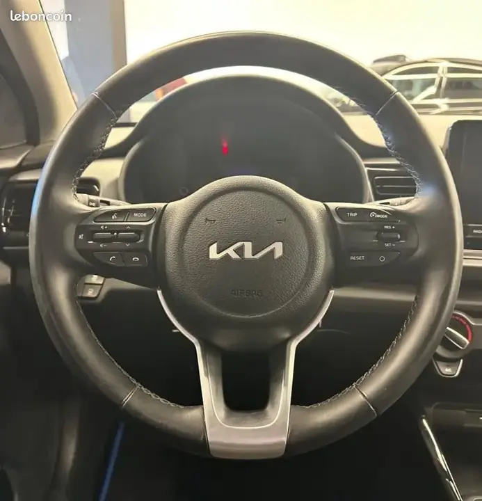 Kia Rio 2023 photo 4