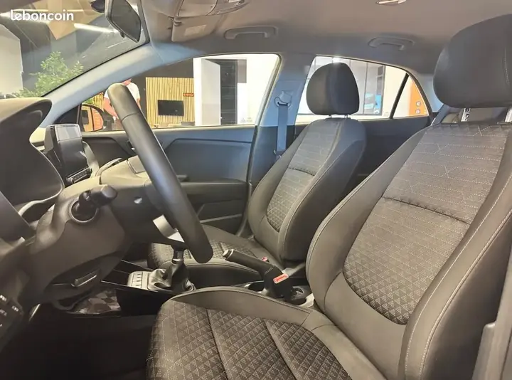 Kia Rio 2023 photo 5