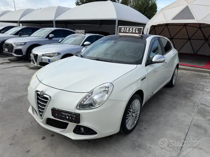 Alfa Romeo Giulietta 2011 photo 2