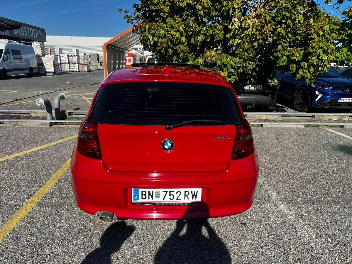 BMW 1 Series 2010 photo 2
