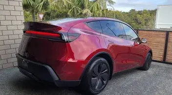 Tesla Model Y 2026 photo 2