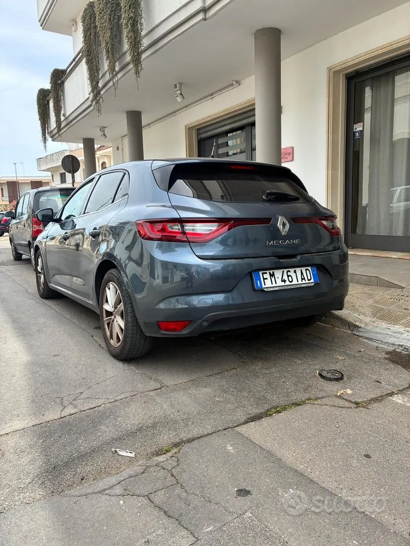 Renault Megane 2017 photo 2
