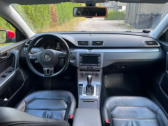 Volkswagen Passat 2012 photo 5
