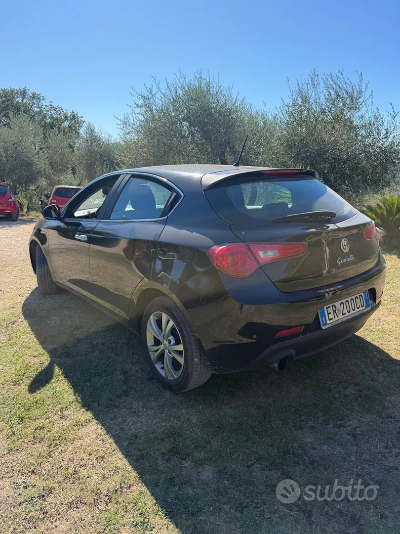 Alfa Romeo Giulietta 2014 photo 5