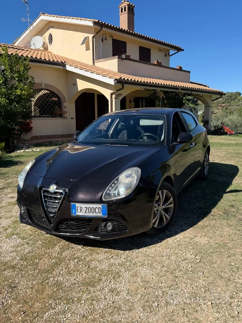 Alfa Romeo Giulietta 2014 photo 2