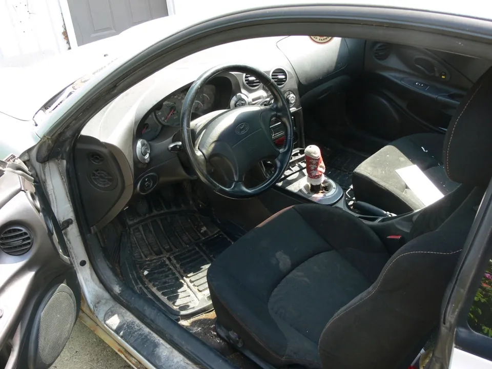 Hyundai Tiburon 2000 photo 4
