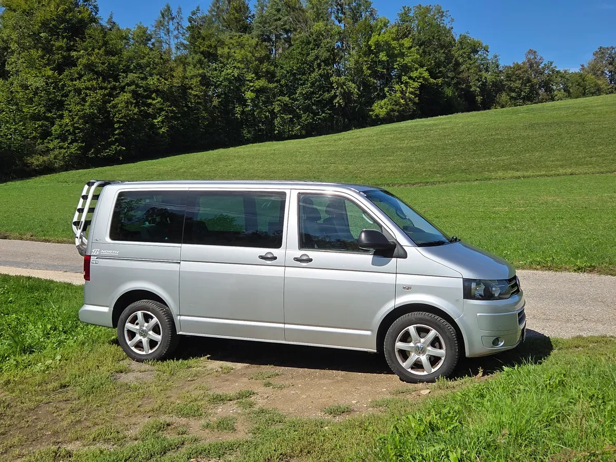 Volkswagen Multivan 2011 photo 2