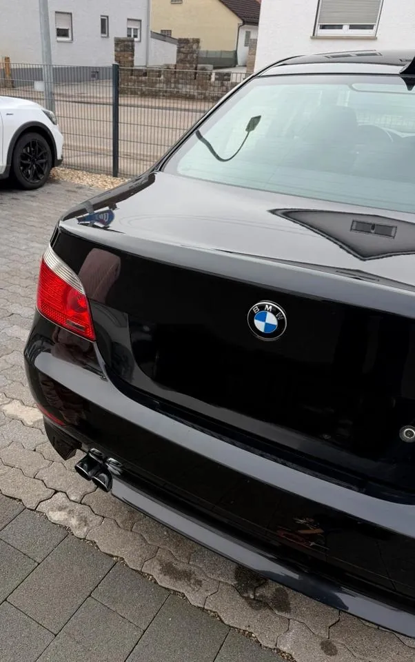 BMW 520I