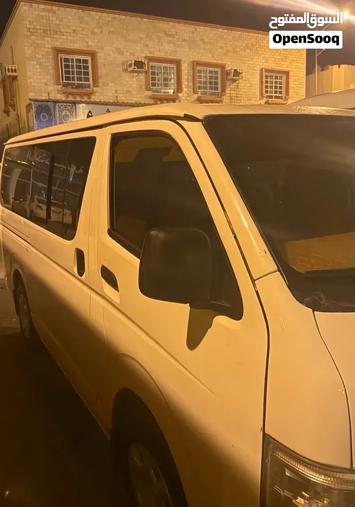 Toyota Hiace 2013 photo 3