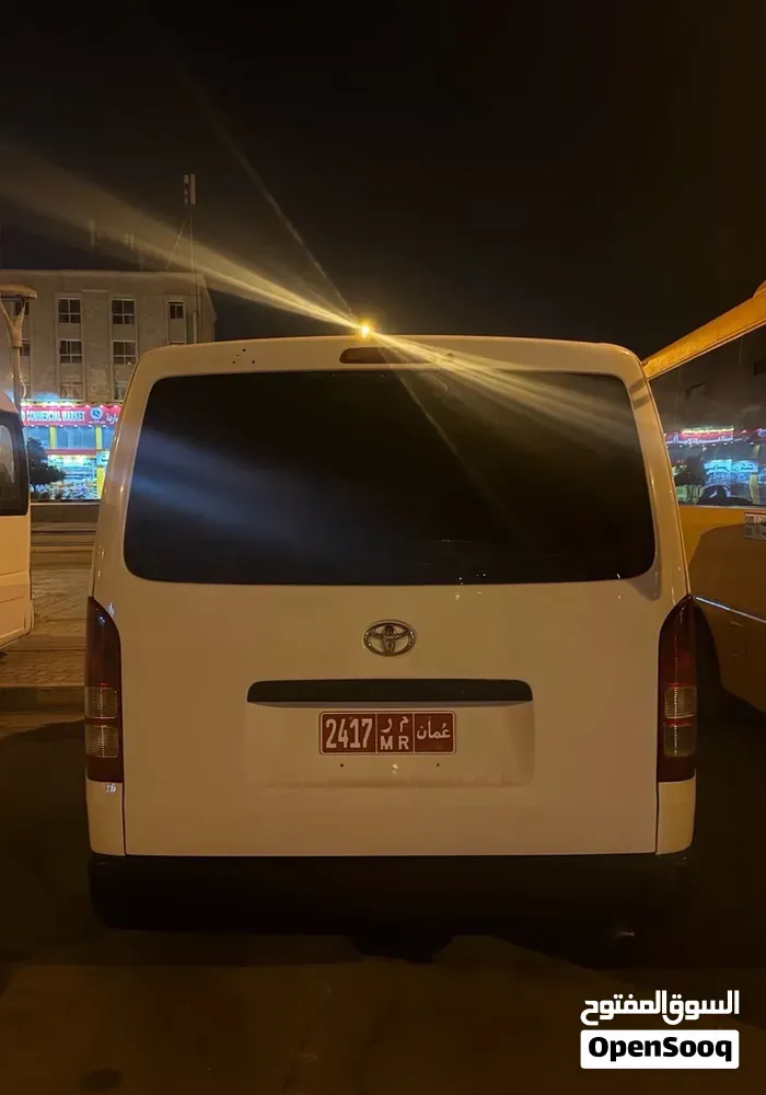 Toyota Hiace 2013 photo 4