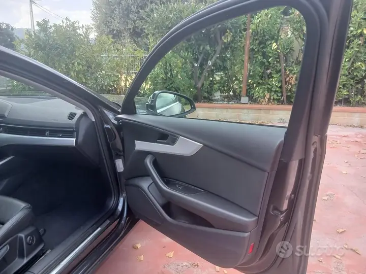 Audi A4 Avant 2019 photo 2