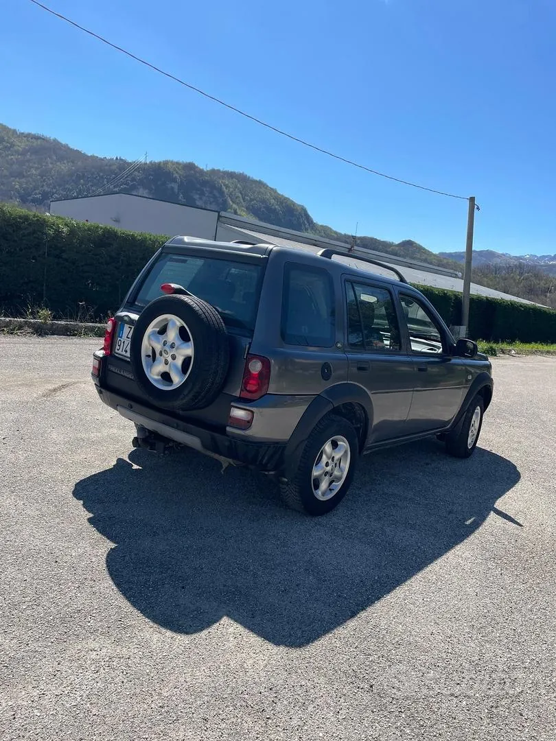 Land Rover Freelander 2006 photo 2