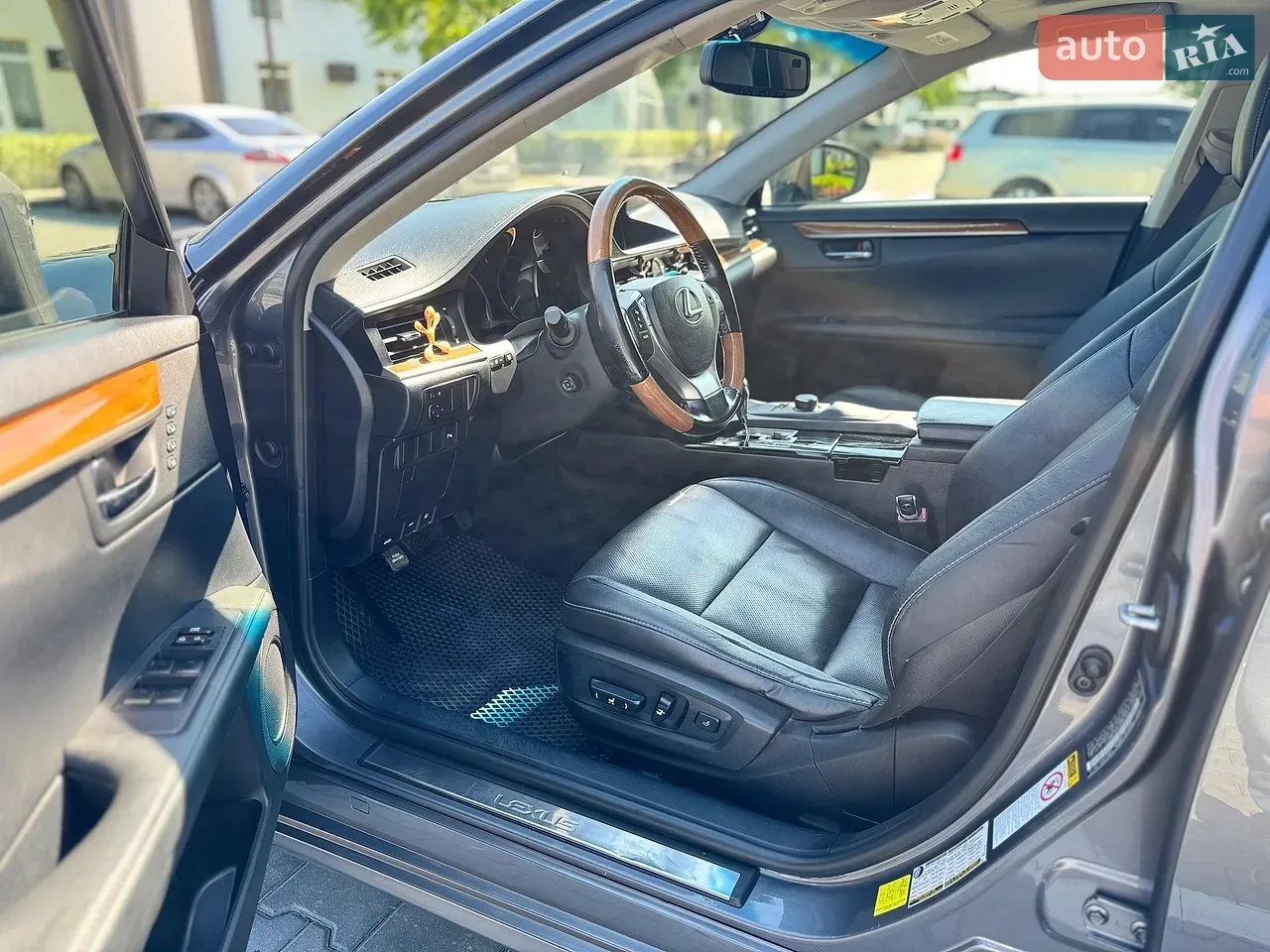 Lexus Es 2015 photo 3