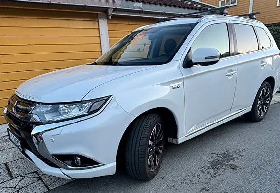 Mitsubishi Outlander 2016 photo 2