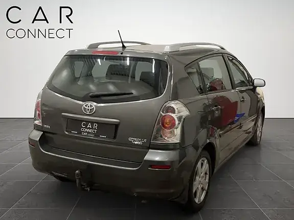 Toyota Corolla Verso 2006 photo 4
