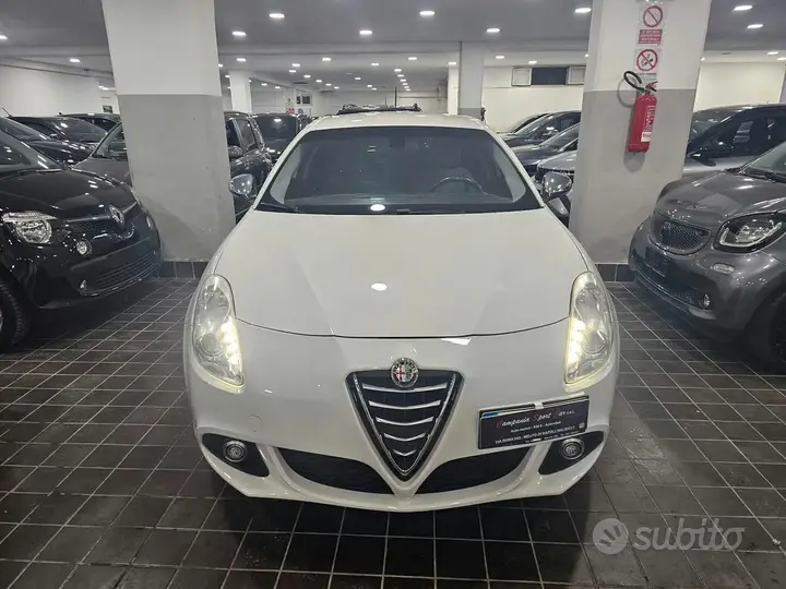 Alfa Romeo Giulietta 2015 photo 2