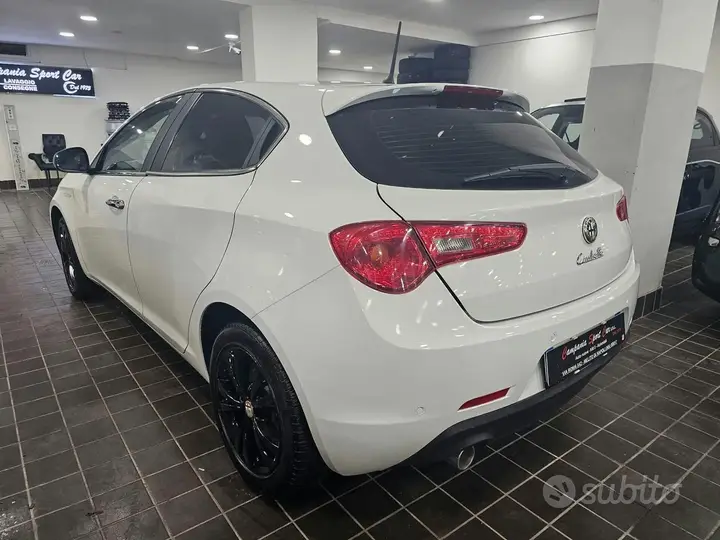 Alfa Romeo Giulietta 2015 photo 4