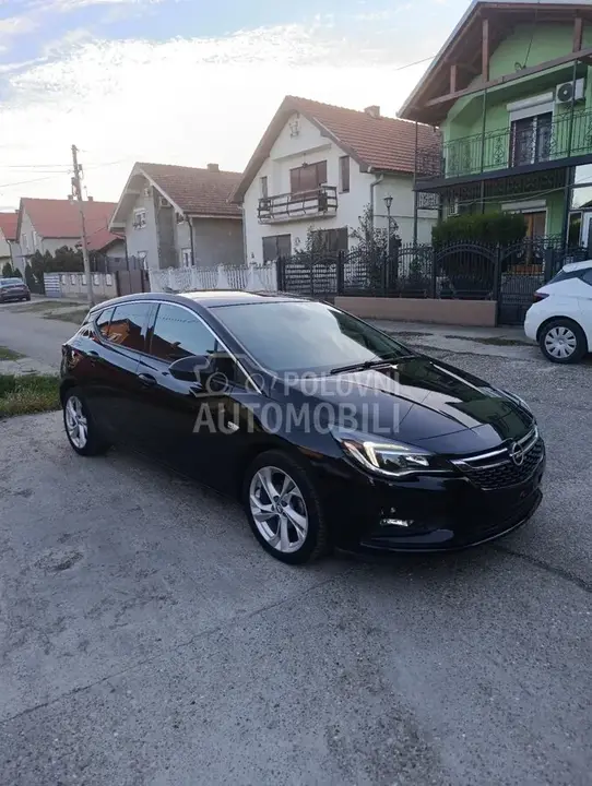 Opel Astra K 2017 photo 2