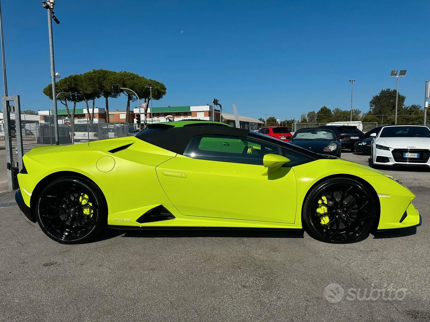 Lamborghini Huracan 2023 photo 2