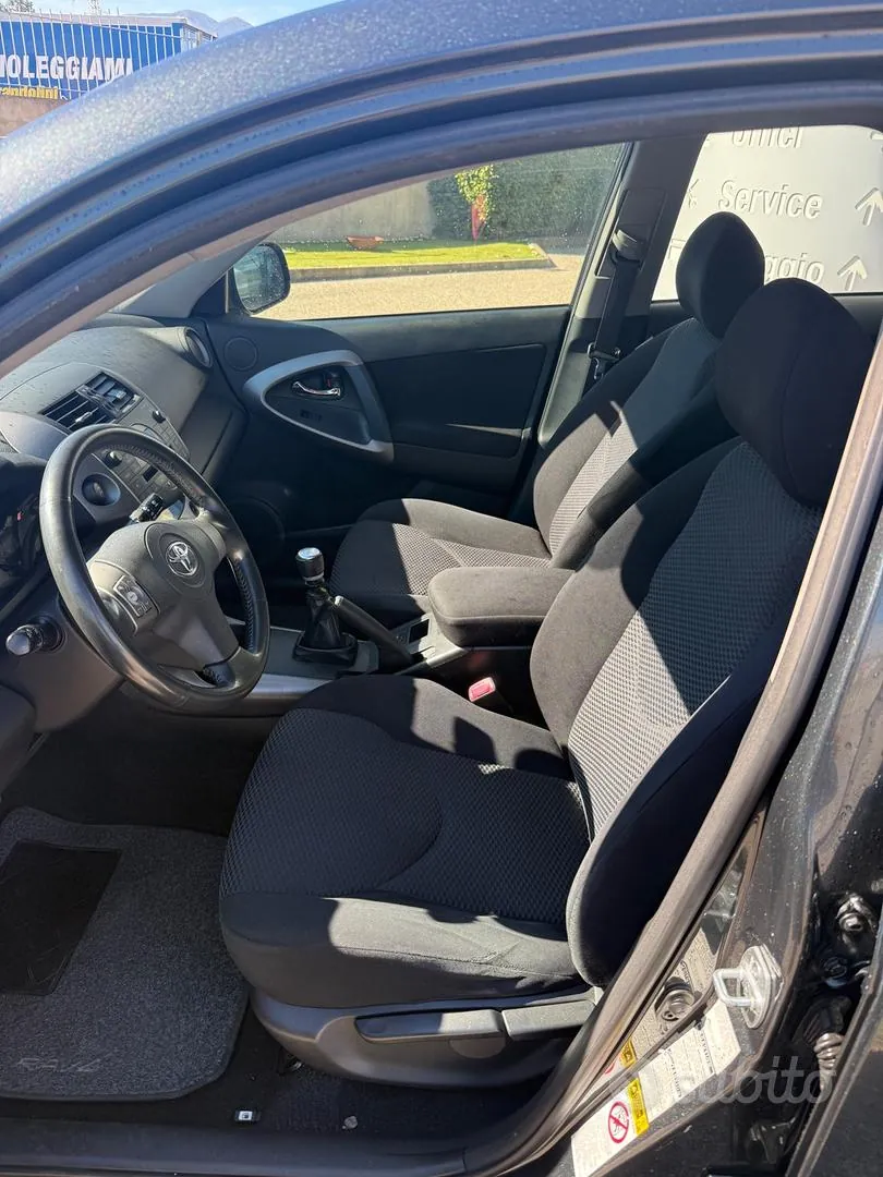 Toyota Rav4 2006 photo 2