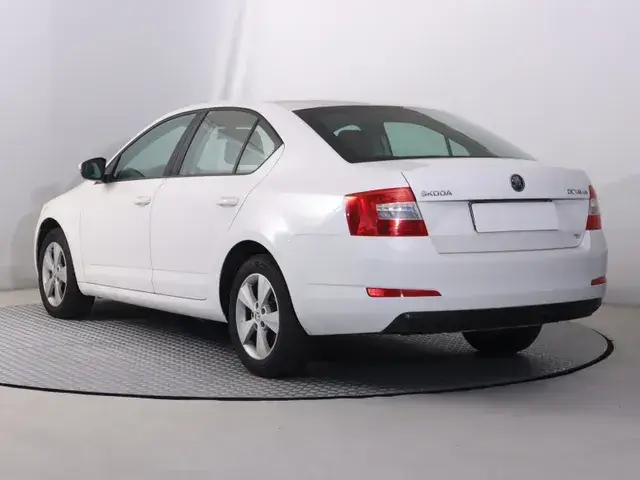 Skoda Octavia 2013 photo 3