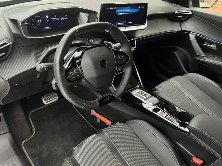 Peugeot 2008 2025 photo 3