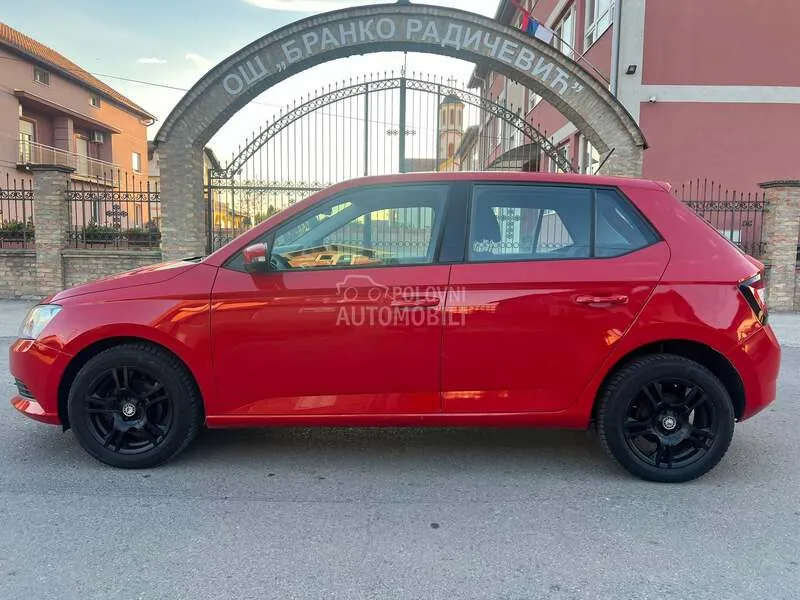 Skoda Fabia 2015 photo 5