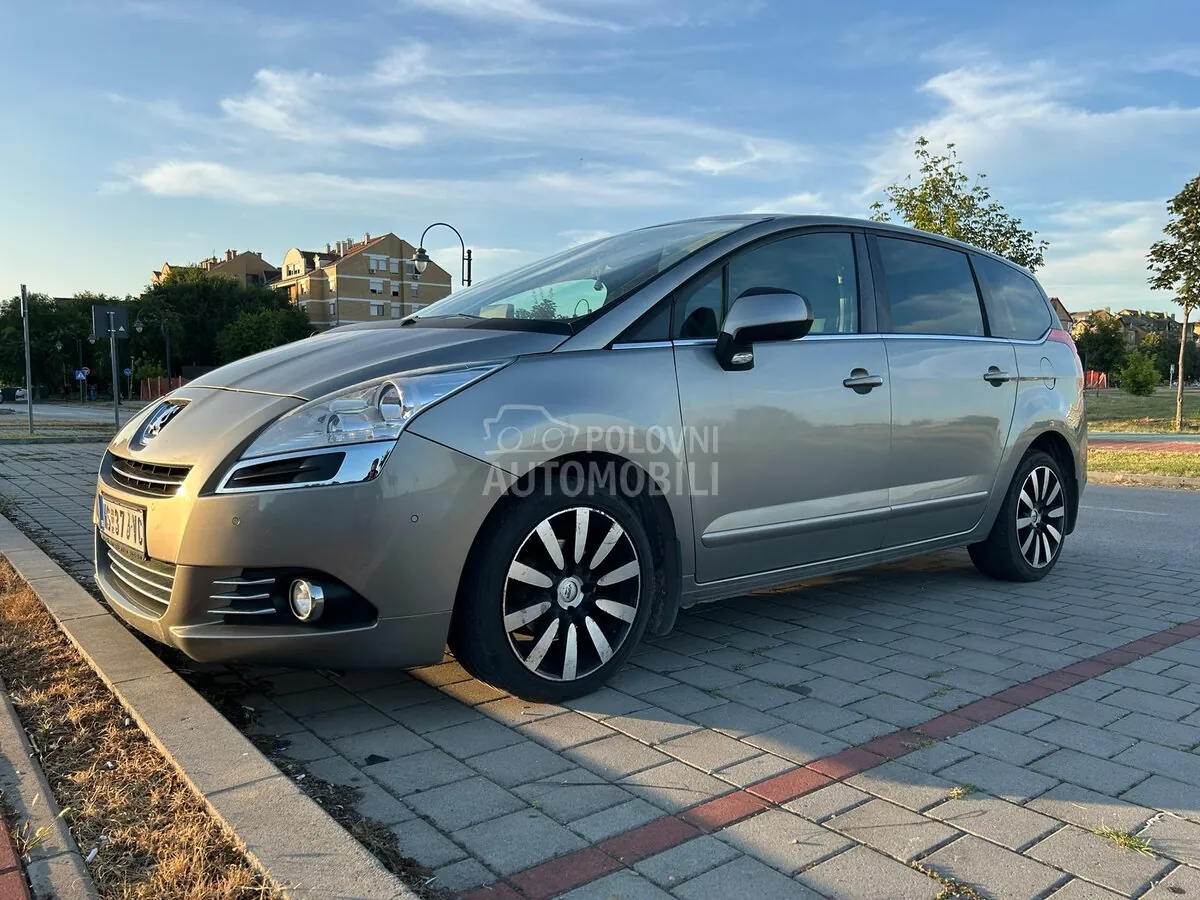 Peugeot 5008 2012 photo 4