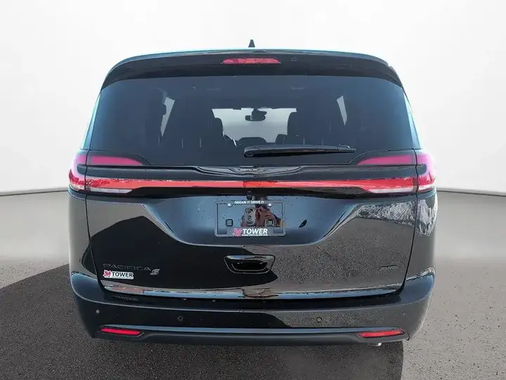Chrysler Pacifica 2026 photo 4