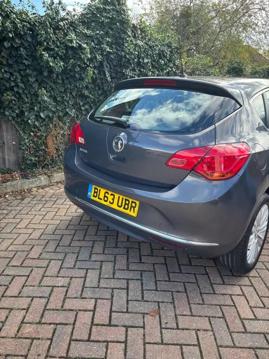 Vauxhall Astra 2014 photo 3