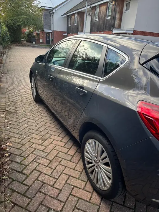 Vauxhall Astra 2014 photo 4