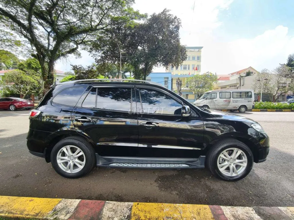 Hyundai Santa Fe 2011 photo 3