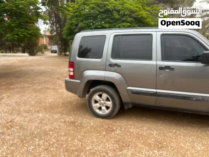 Jeep Liberty 2012 photo 4
