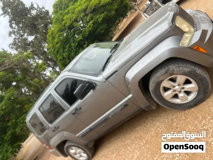 Jeep Liberty 2012 photo 3